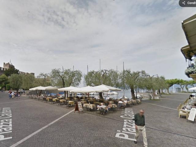 Locale Commerciale in affitto a Loncrino, Torri Del Benaco