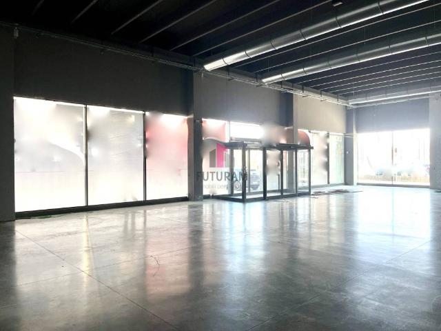 Locale Commerciale in affitto a Quartiere I Pini, Torri Di Quartesolo