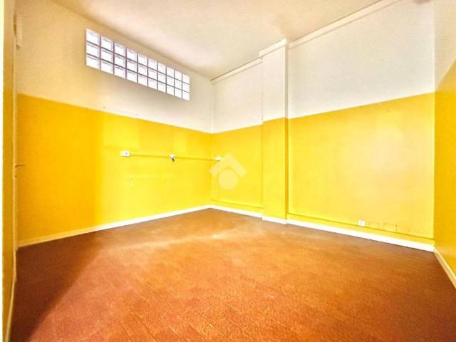 Locale Commerciale in affitto a Piemonte, Alessandria