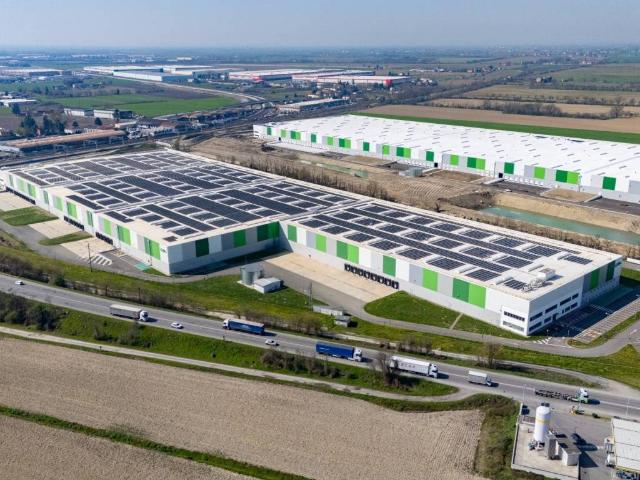 Locale Commerciale in affitto a Piemonte, Alessandria