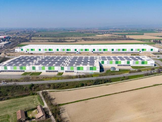 Locale Commerciale in affitto a Piemonte, Alessandria