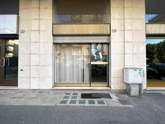 Locale Commerciale in affitto a Piemonte, Alessandria