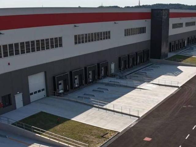 Locale Commerciale in affitto a Piemonte, Alessandria