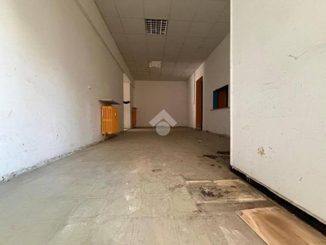 Locale Commerciale in affitto a Piemonte, Alessandria