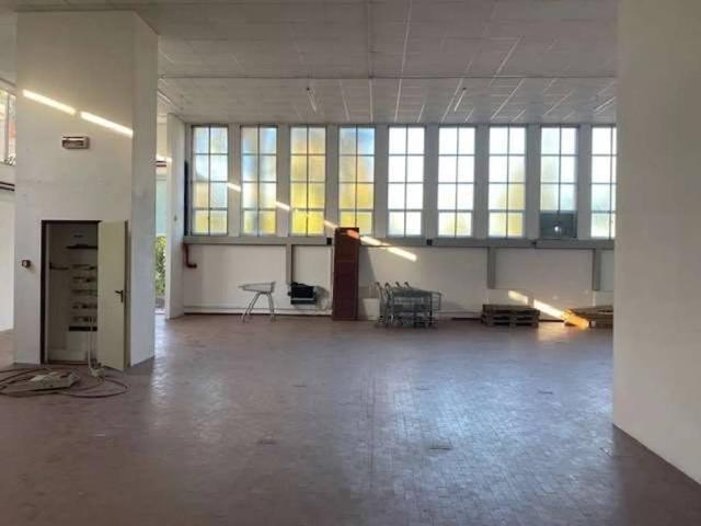Locale Commerciale in affitto a Piemonte, Alessandria