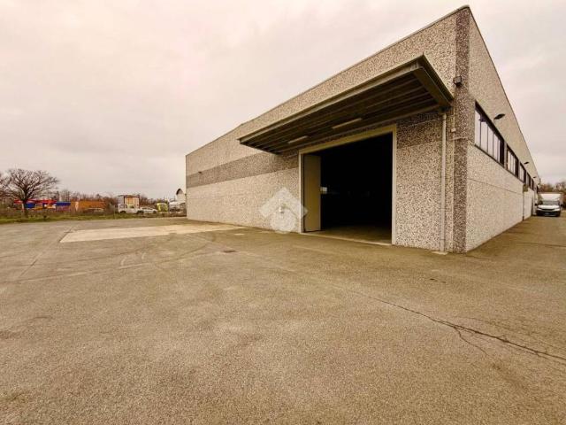 Locale Commerciale in affitto a Piemonte, Alessandria