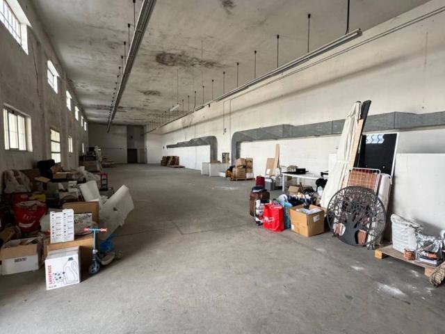 Locale Commerciale in affitto a Piemonte, Alessandria