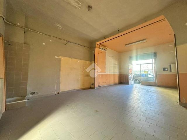 Locale Commerciale in affitto a Piemonte, Alessandria