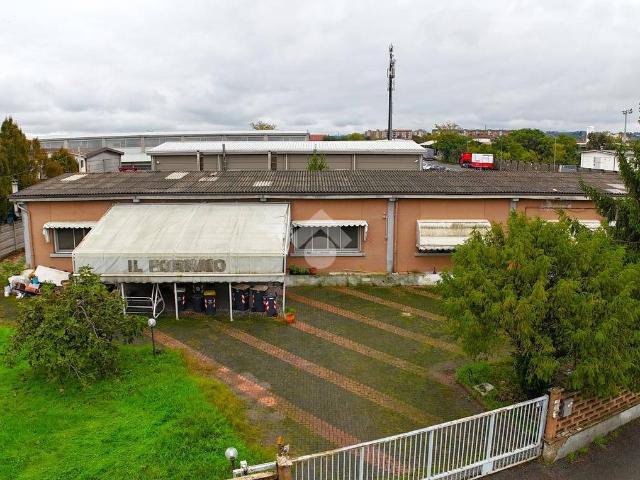 Locale Commerciale in affitto a Piemonte, Alessandria