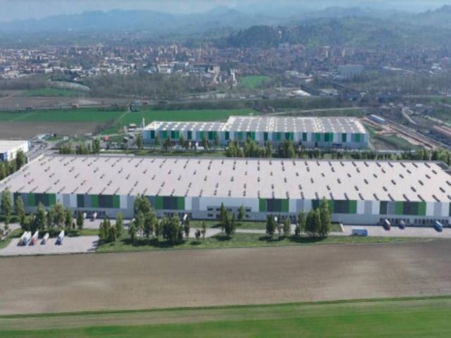 Locale Commerciale in affitto a Piemonte, Alessandria