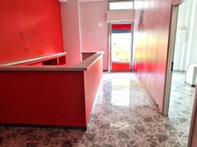 Locale Commerciale in affitto a Puglia, Barletta-andria-trani