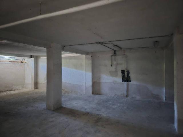 Locale Commerciale in affitto a Puglia, Barletta-andria-trani