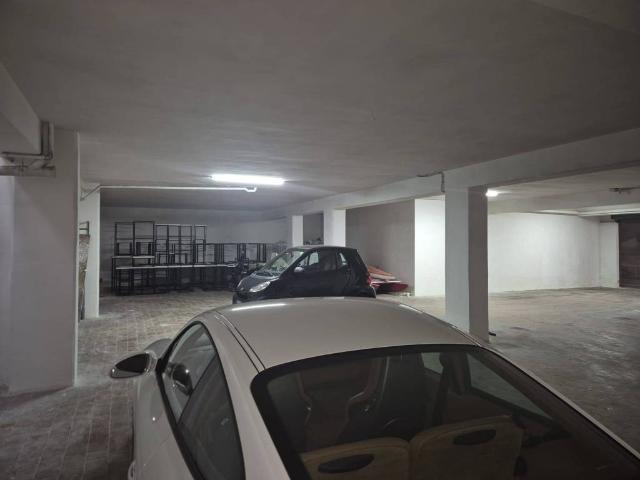 Locale Commerciale in affitto a Puglia, Barletta-andria-trani