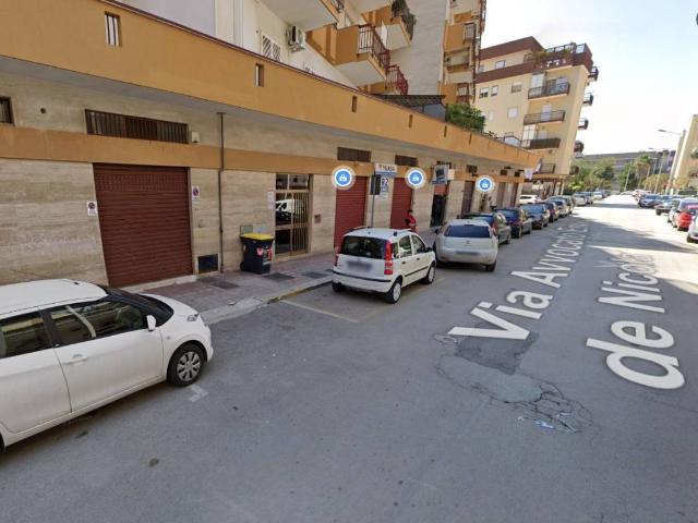 Locale Commerciale in affitto a Puglia, Barletta-andria-trani