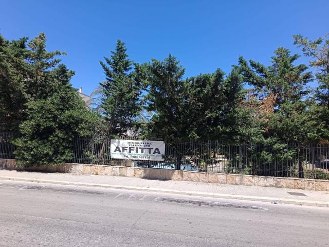 Locale Commerciale in affitto a Puglia, Barletta-andria-trani