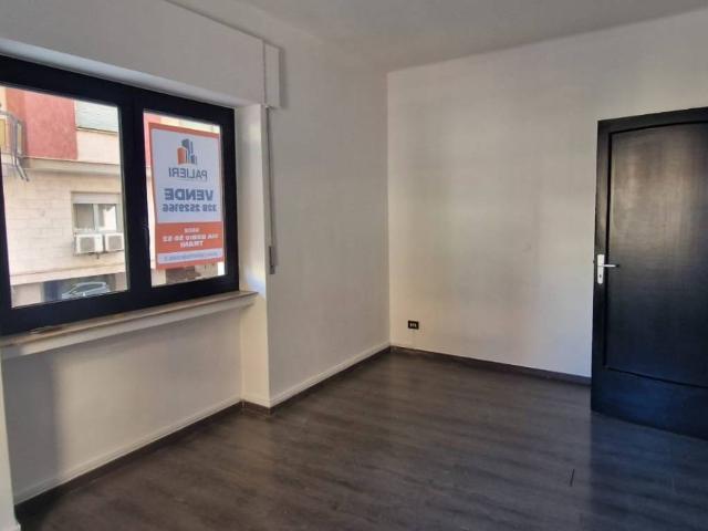 Locale Commerciale in affitto a Puglia, Barletta-andria-trani