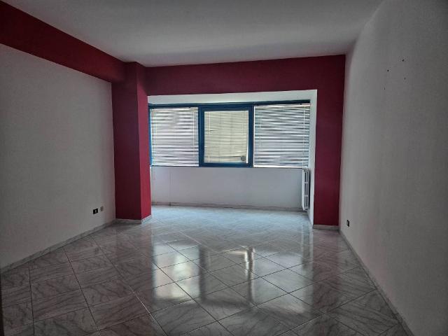 Locale Commerciale in affitto a Puglia, Barletta-andria-trani