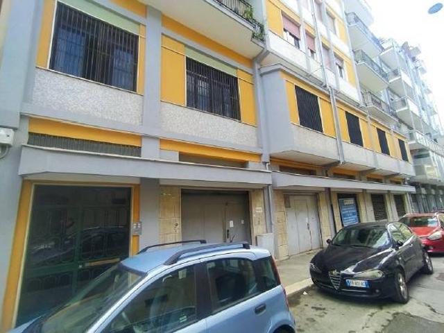 Locale Commerciale in affitto a Puglia, Barletta-andria-trani
