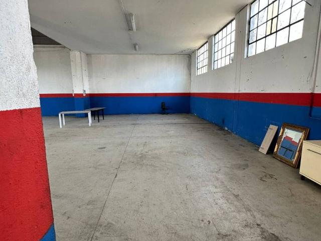 Locale Commerciale in affitto a Travacò Siccomario, Lombardia