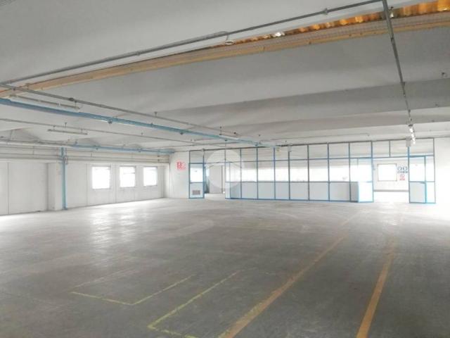 Locale Commerciale in affitto a Travagliato, Lombardia