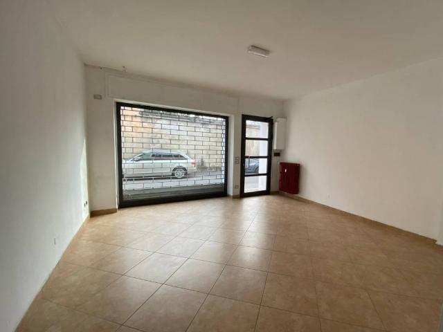 Locale Commerciale in affitto a Travagliato, Lombardia