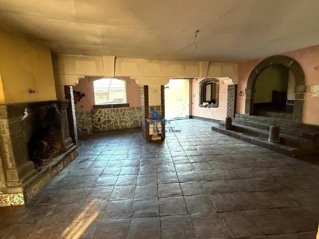 Locale Commerciale in affitto a Gaglianesi, Trecastagni