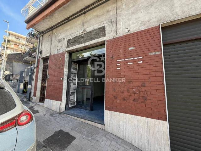 Locale Commerciale in affitto a Canalicchio, Tremestieri Etneo