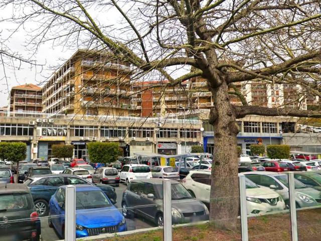 Locale Commerciale in affitto a Canalicchio, Tremestieri Etneo