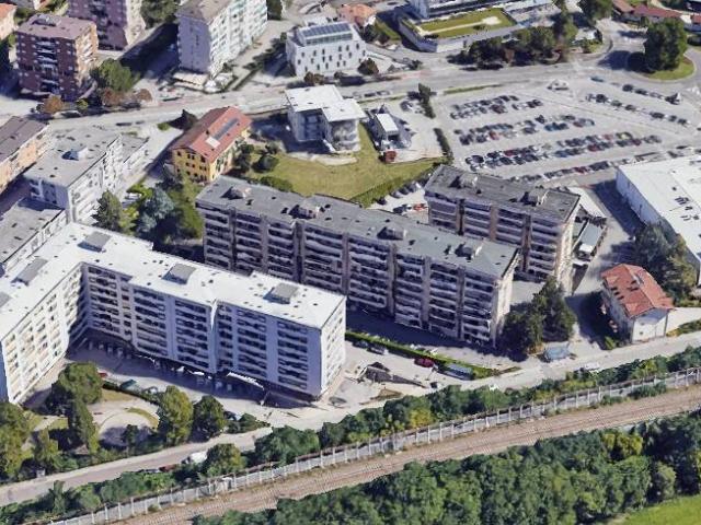 Locale Commerciale in affitto a Territorio Val d'Adige, Trento
