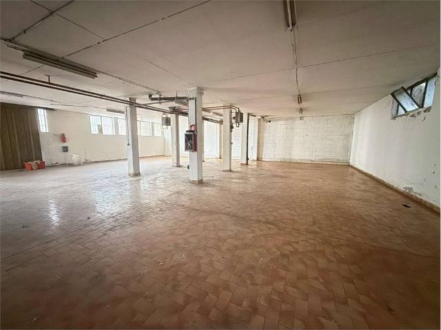 Locale Commerciale in affitto a Territorio Val d'Adige, Trento