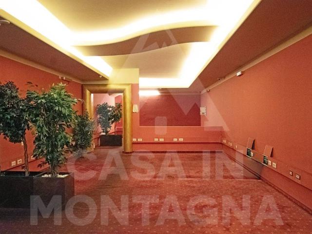 Locale Commerciale in affitto a Territorio Val d'Adige, Trento