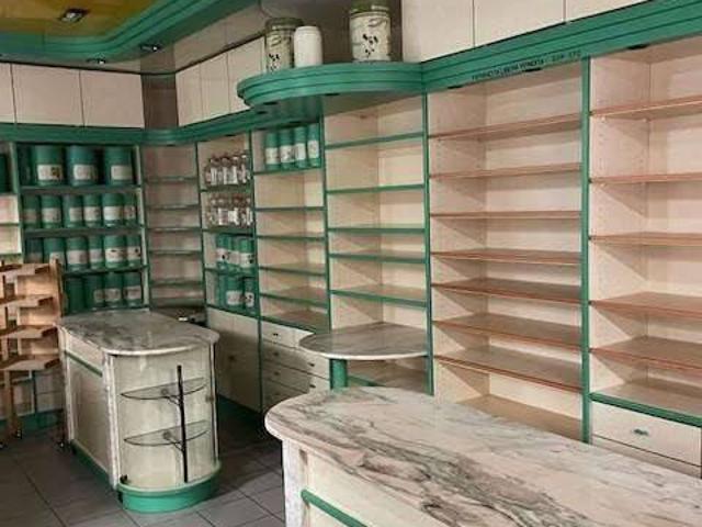 Locale Commerciale in affitto a Territorio Val d'Adige, Trento