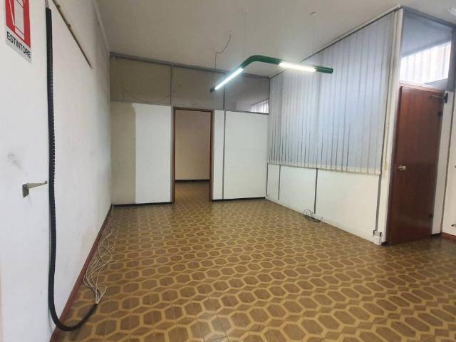 Locale Commerciale in affitto a Territorio Val d'Adige, Trento