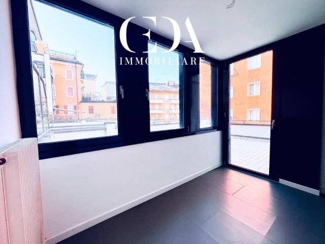 Locale Commerciale in affitto a Territorio Val d'Adige, Trento