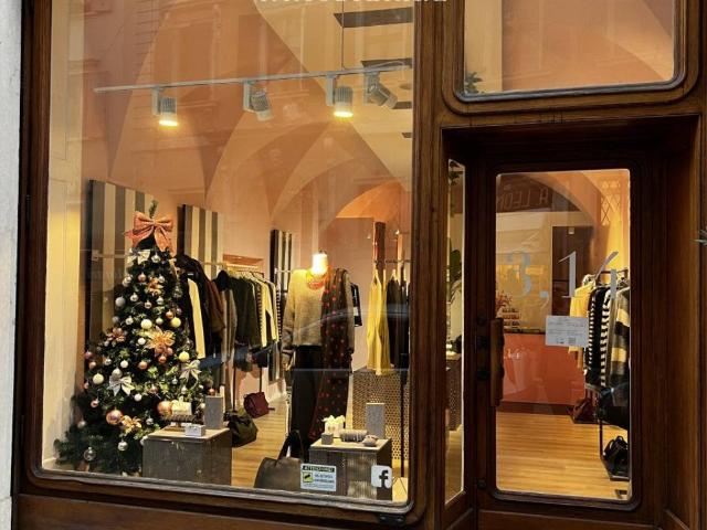 Locale Commerciale in affitto a Territorio Val d'Adige, Trento