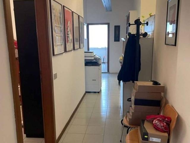 Locale Commerciale in affitto a Territorio Val d'Adige, Trento