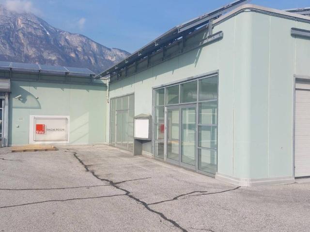 Locale Commerciale in affitto a Territorio Val d'Adige, Trento