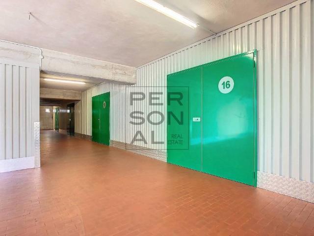 Locale Commerciale in affitto a Territorio Val d'Adige, Trento