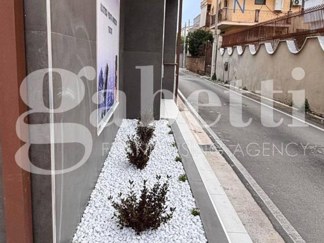 Locale Commerciale in affitto a Trentola, Campania