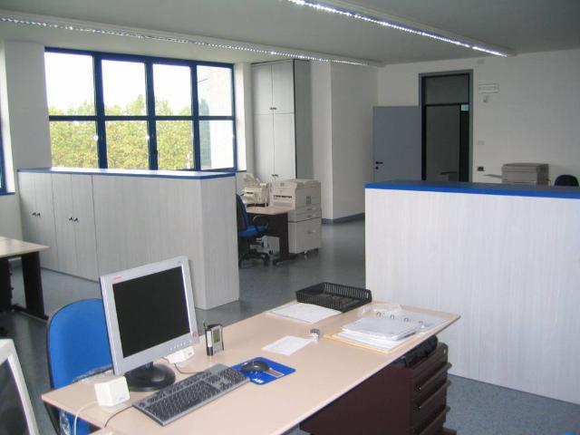 Locale Commerciale in affitto a Battaglie, Treviglio