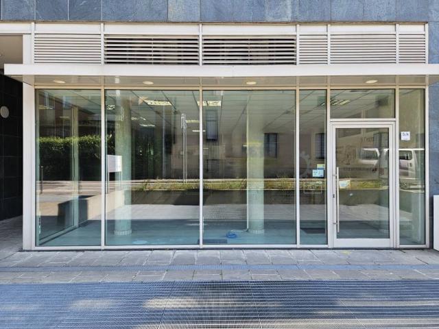 Locale Commerciale in affitto a Treviglio, Lombardia