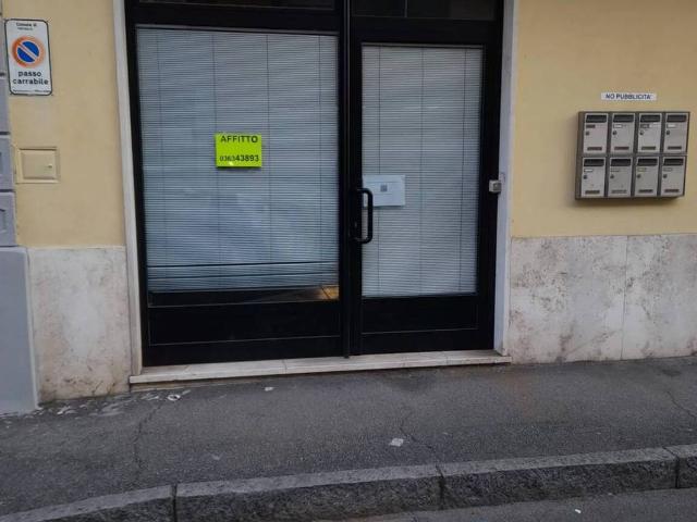 Locale Commerciale in affitto a Treviglio, Lombardia