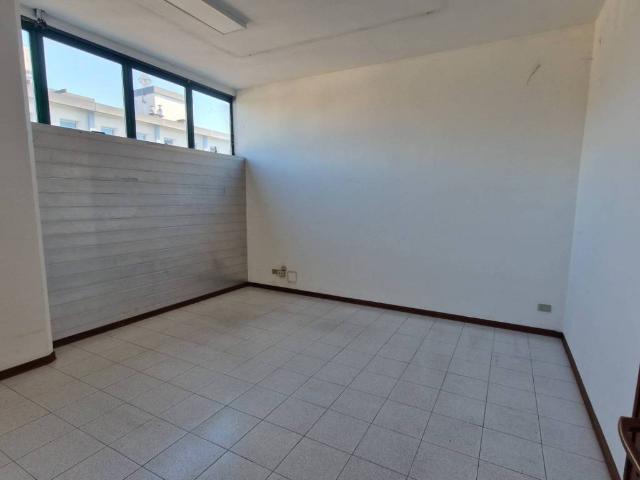 Locale Commerciale in affitto a Treviso, Veneto