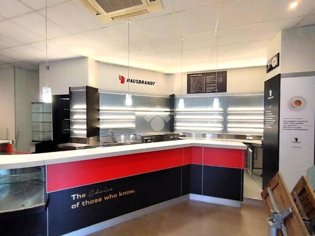 Locale Commerciale in affitto a San Zeno, Treviso