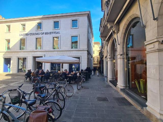Locale Commerciale in affitto a San Zeno, Treviso