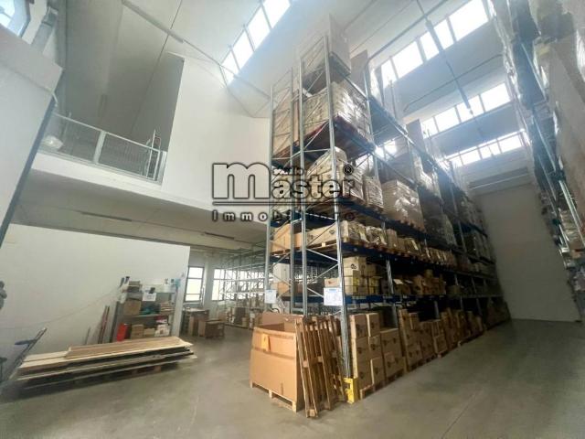 Locale Commerciale in affitto a Treviso, Veneto