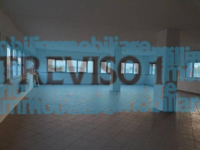 Locale Commerciale in affitto a San Giuseppe, Treviso