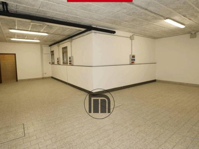 Locale Commerciale in affitto a Selvana, Treviso