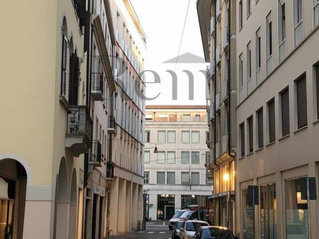 Locale Commerciale in affitto a San Zeno, Treviso