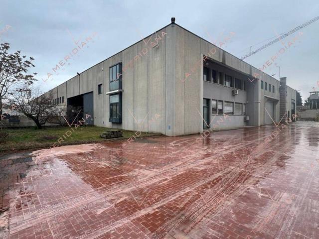 Locale Commerciale in affitto a San Giuseppe, Treviso